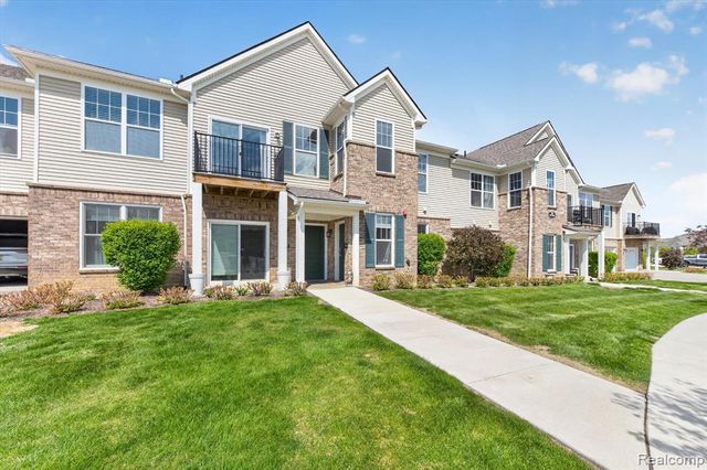9789 Ridge Run Street, Howell, MI 48855