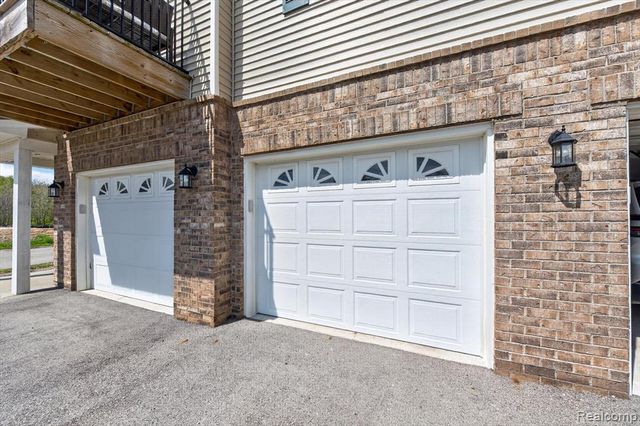 9789 Ridge Run Street, Howell, MI 48855