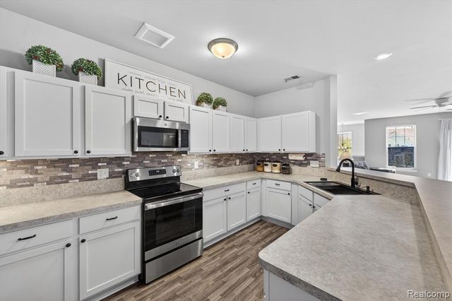 9789 Ridge Run Street, Howell, MI 48855