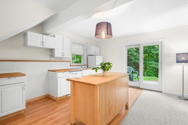 24 Faunce Mountain Rd, Sandwich, MA 02563