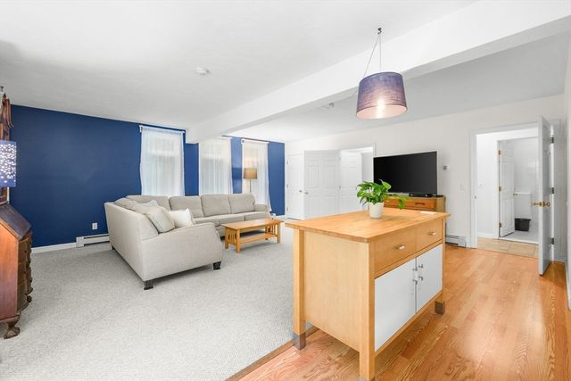 24 Faunce Mountain Rd, Sandwich, MA 02563