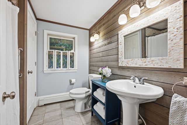 24 Faunce Mountain Rd, Sandwich, MA 02563
