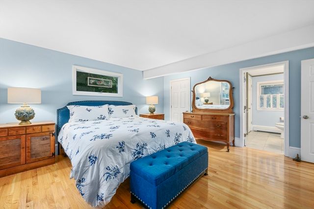 24 Faunce Mountain Rd, Sandwich, MA 02563