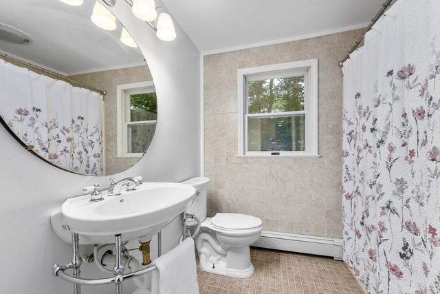 24 Faunce Mountain Rd, Sandwich, MA 02563