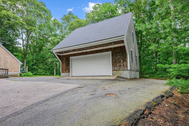 24 Faunce Mountain Rd, Sandwich, MA 02563