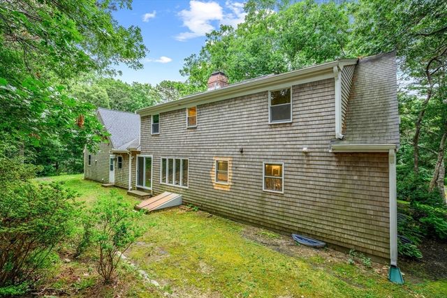 24 Faunce Mountain Rd, Sandwich, MA 02563