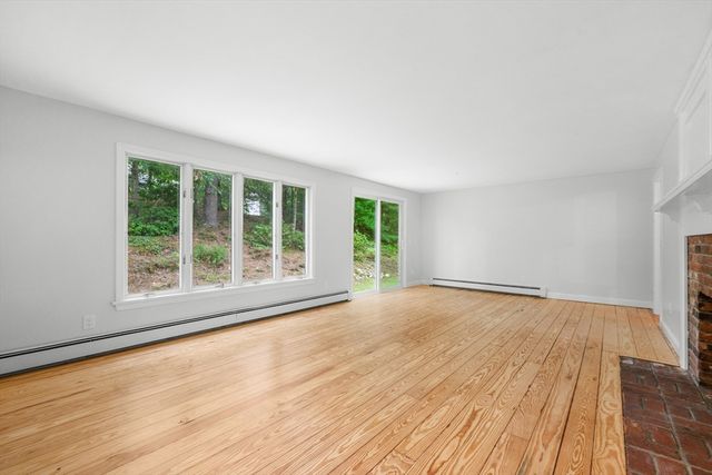 24 Faunce Mountain Rd, Sandwich, MA 02563