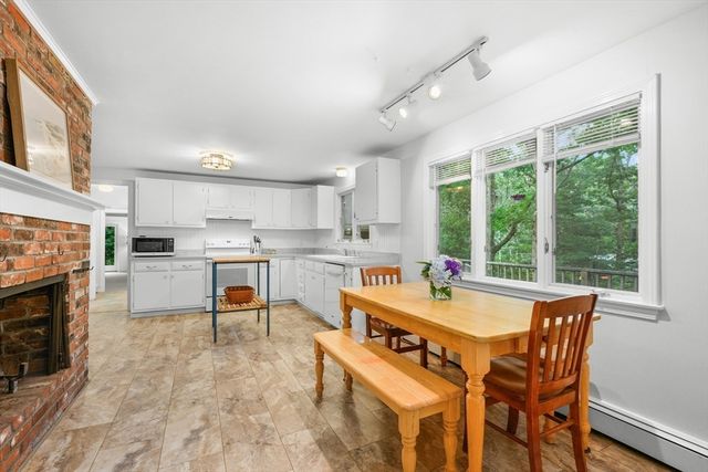 24 Faunce Mountain Rd, Sandwich, MA 02563
