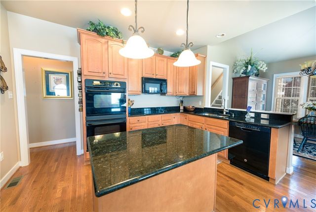 8766 Roberta Rd, Hanover, VA 23116