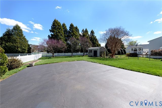 8766 Roberta Rd, Hanover, VA 23116