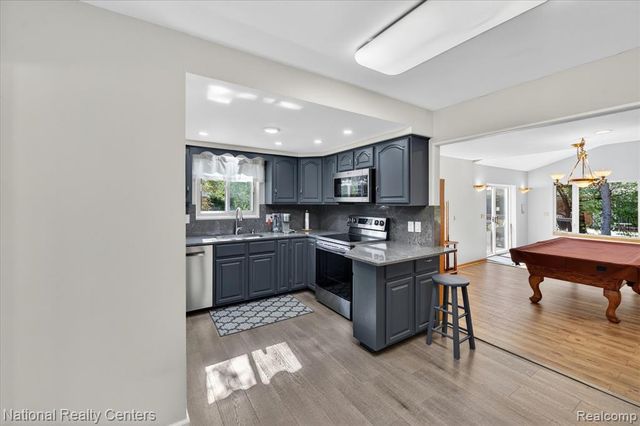 35037 Ellen Court, Livonia, MI 48154