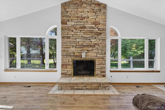 35037 Ellen Court, Livonia, MI 48154