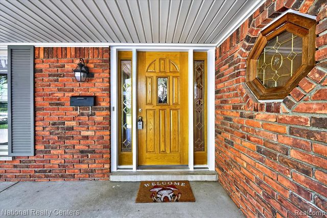 35037 Ellen Court, Livonia, MI 48154