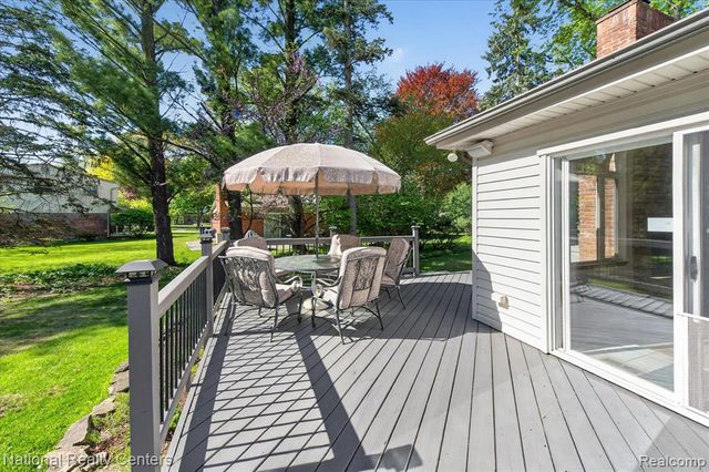 35037 Ellen Court, Livonia, MI 48154