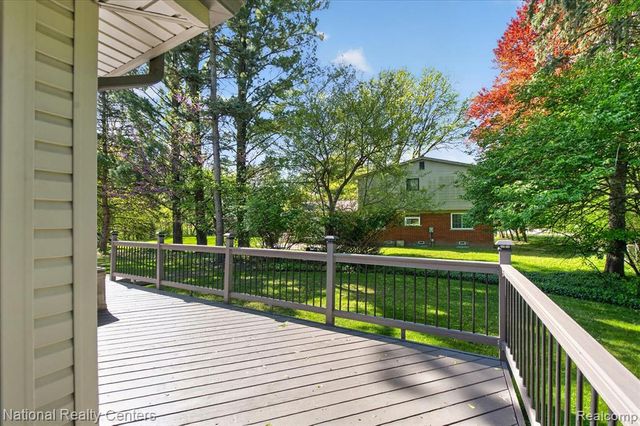 35037 Ellen Court, Livonia, MI 48154