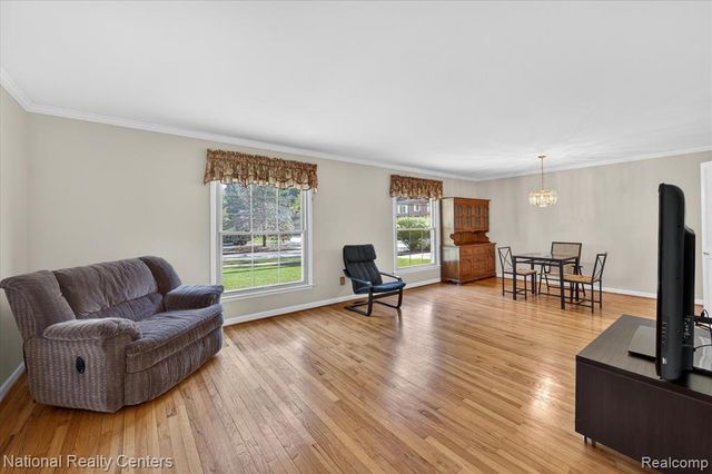 35037 Ellen Court, Livonia, MI 48154