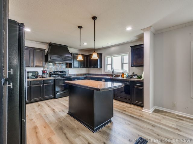 48 Ridgeview Drive, Sand Springs, OK 74063