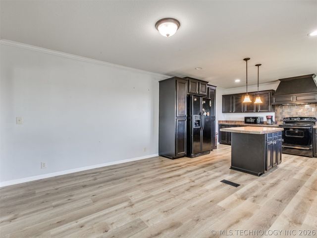 48 Ridgeview Drive, Sand Springs, OK 74063
