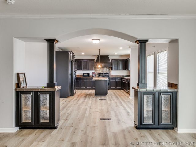 48 Ridgeview Drive, Sand Springs, OK 74063