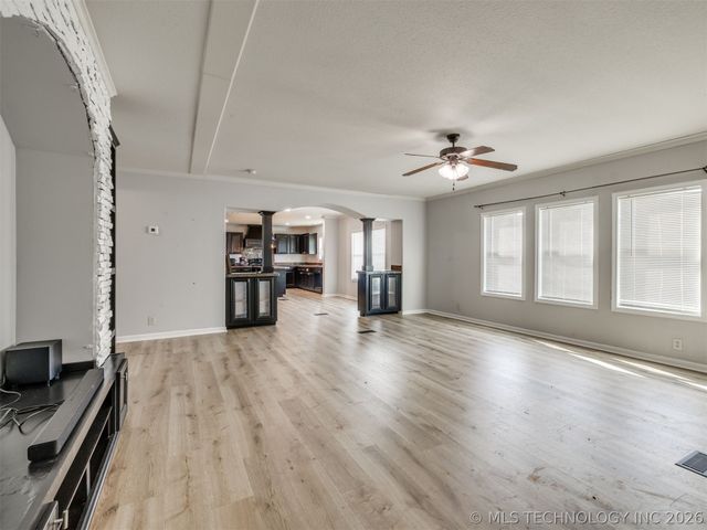 48 Ridgeview Drive, Sand Springs, OK 74063