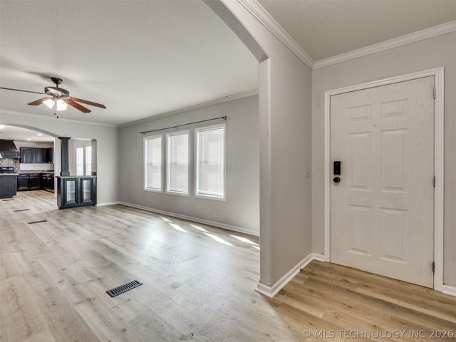 48 Ridgeview Drive, Sand Springs, OK 74063