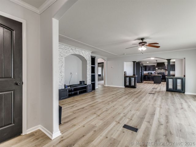 48 Ridgeview Drive, Sand Springs, OK 74063
