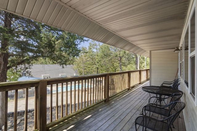 423 Eagle Drive, Reeds Spring, MO 65737