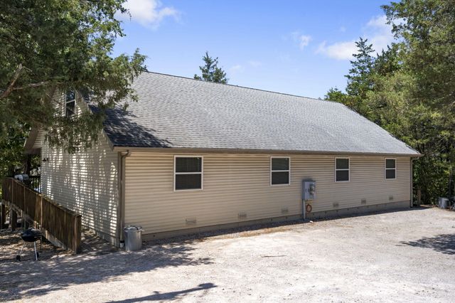 423 Eagle Drive, Reeds Spring, MO 65737