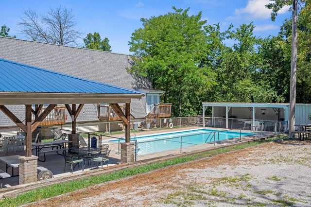 423 Eagle Drive, Reeds Spring, MO 65737