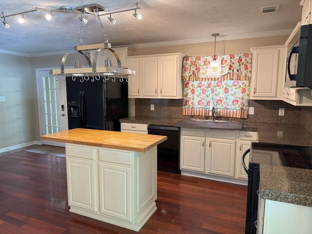 26 Goff Street, Daleville, AL 36322