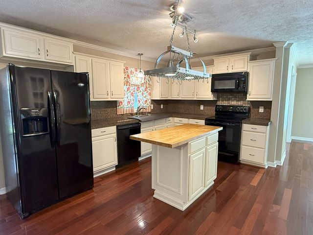 26 Goff Street, Daleville, AL 36322