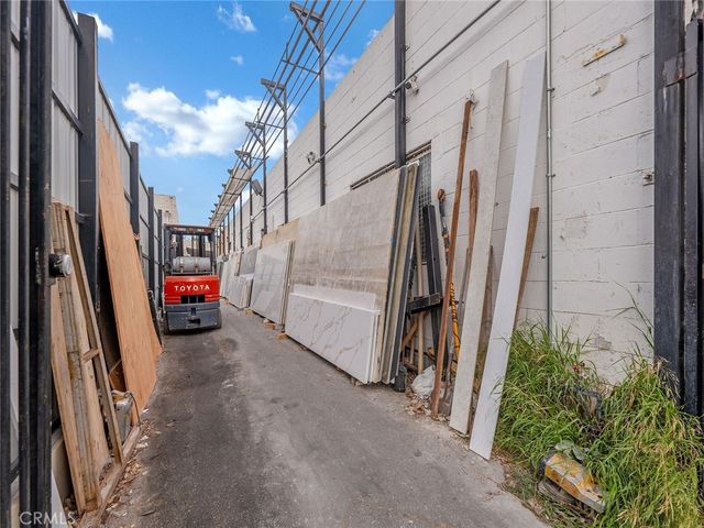 4211 Verdant Street, Los Angeles, CA 90039