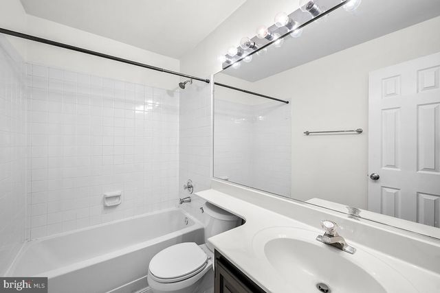 429 DEERPATH AVE SW, Leesburg, VA 20175