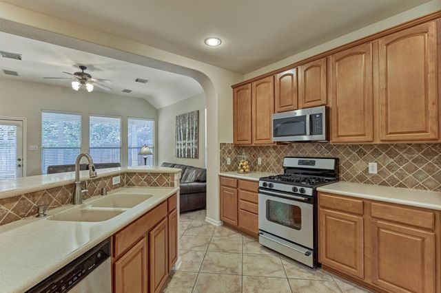 3 Julienne Trace, The Woodlands, TX 77381