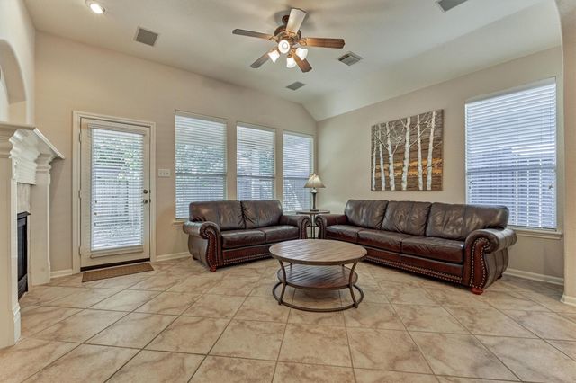 3 Julienne Trace, The Woodlands, TX 77381