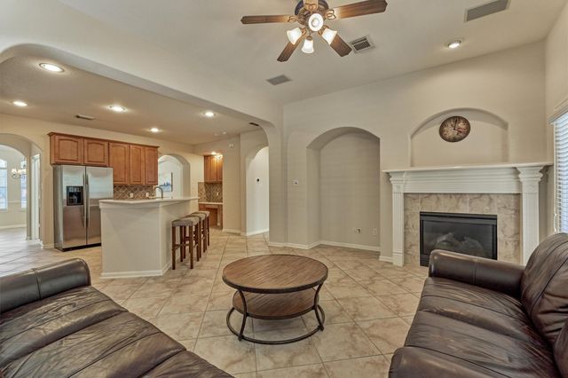 3 Julienne Trace, The Woodlands, TX 77381