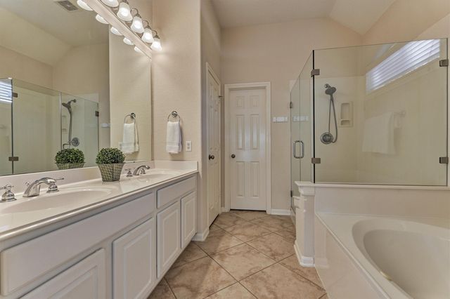 3 Julienne Trace, The Woodlands, TX 77381