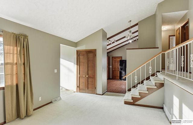 7211 Park Crest Drive, La Vista, NE 68128