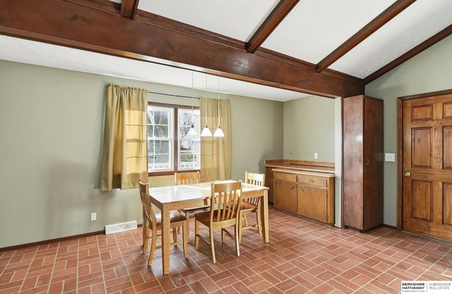 7211 Park Crest Drive, La Vista, NE 68128