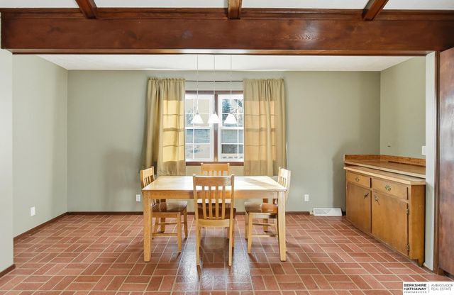 7211 Park Crest Drive, La Vista, NE 68128