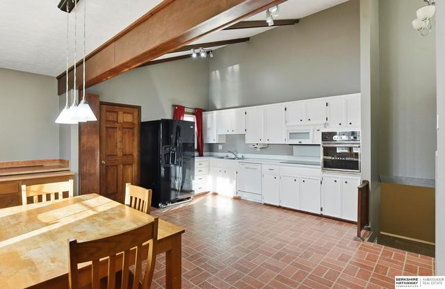 7211 Park Crest Drive, La Vista, NE 68128