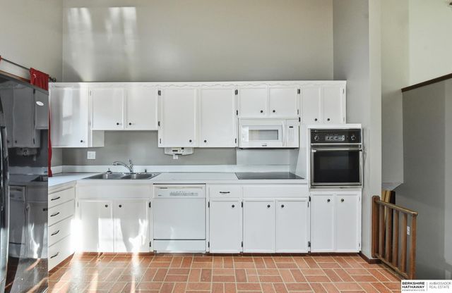 7211 Park Crest Drive, La Vista, NE 68128