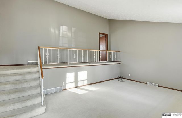 7211 Park Crest Drive, La Vista, NE 68128