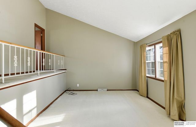 7211 Park Crest Drive, La Vista, NE 68128