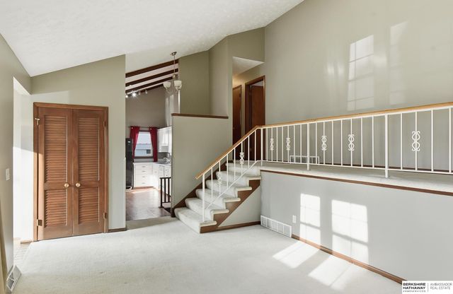 7211 Park Crest Drive, La Vista, NE 68128