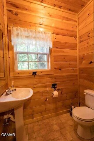 3390 Robeson Road, Sevierville, TN 37862