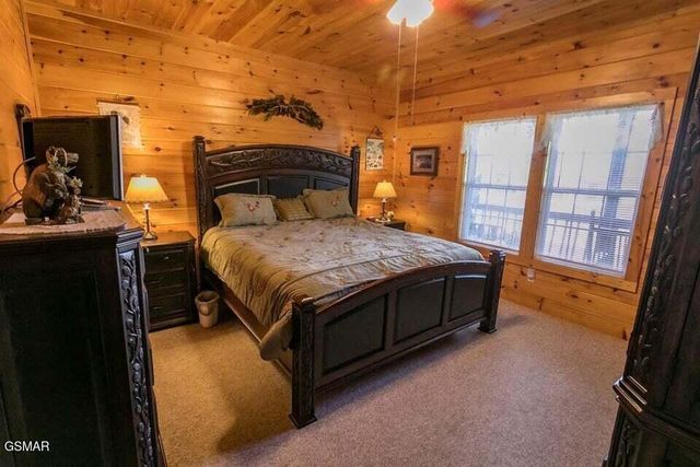 3390 Robeson Road, Sevierville, TN 37862