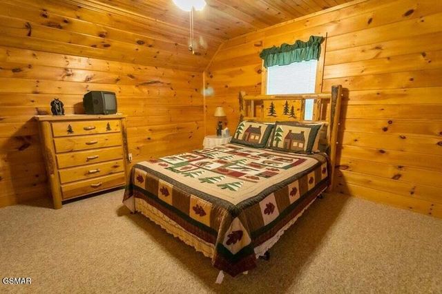 3390 Robeson Road, Sevierville, TN 37862