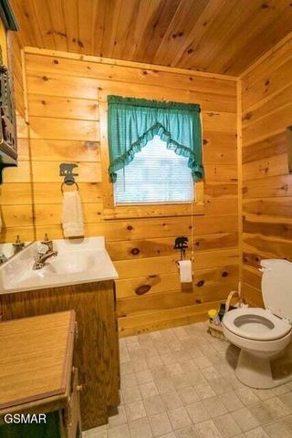 3390 Robeson Road, Sevierville, TN 37862