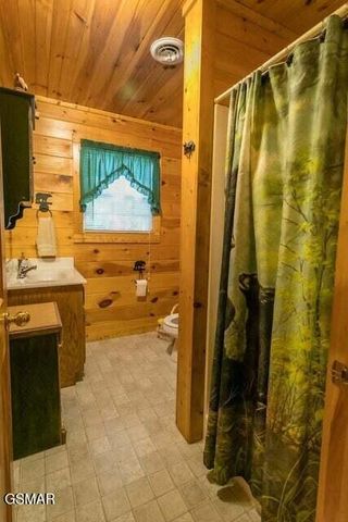 3390 Robeson Road, Sevierville, TN 37862